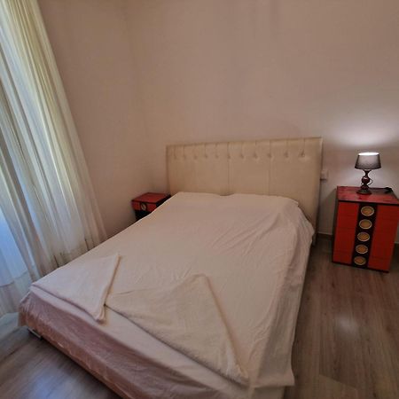 Room In The City Center - Stanza In Centro Citta Mediolan Zewnętrze zdjęcie