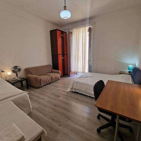 Room In The City Center - Stanza In Centro Citta Mediolan Zewnętrze zdjęcie