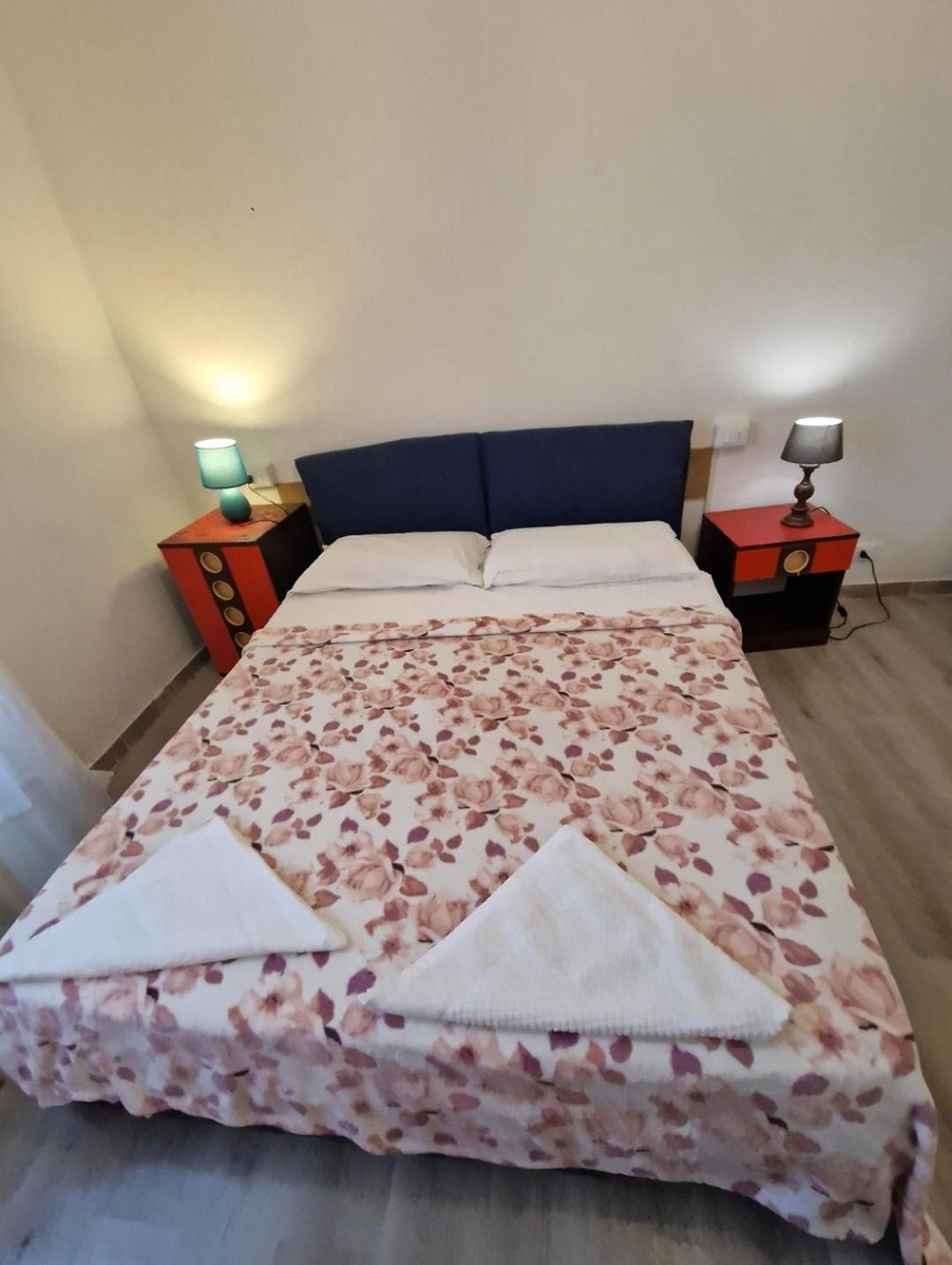 Room In The City Center - Stanza In Centro Citta Mediolan Zewnętrze zdjęcie